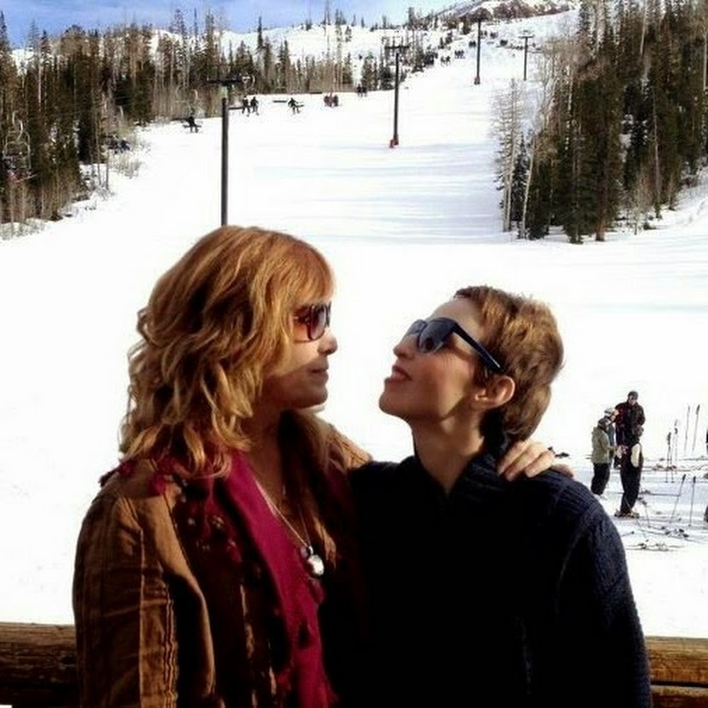 Meet your Posher, Della